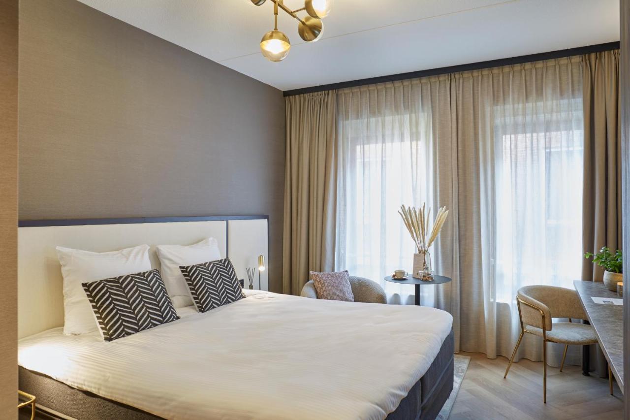 Junior Suite with Canal View